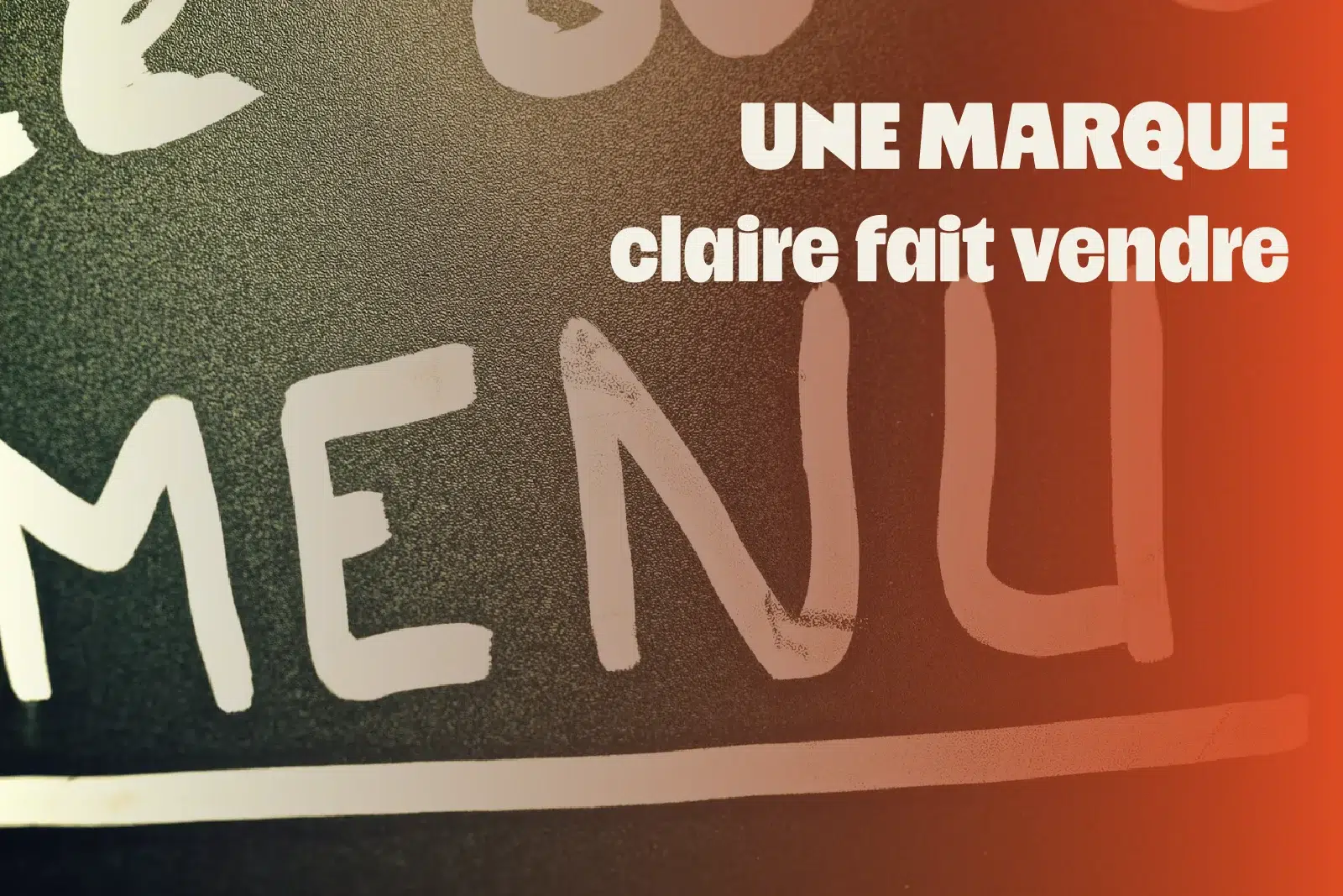 Mains tenant un menu de restaurant minimaliste et épuré, illustrant la clarté de l'architecture de marque pour les entreprises - Lomaly